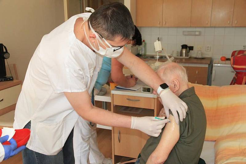Očkování klientů v brněnských domovech důchodců.