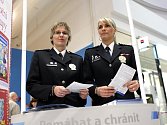 Policisté varují před krádežemi v brněnských nákupních centrech.