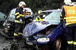 Čtyři zraněné si vyžádala páteční ranní nehoda na silnici 385 u Tišnova na Brněnsku.