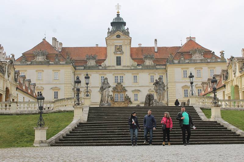 Valtický zámek přivítal první turisty.