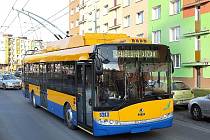 Trolejbus s alternativním elektrickým pohonem na zkušebních jízdách v Plzni. Ilustrační foto.