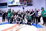 Basketbalistky Žabin (v zeleném) prohrály ve finálové sérii s USK Praha 0:3 na zápasy a získaly stříbro.