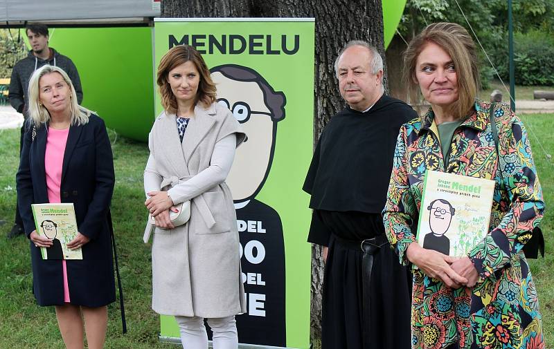 Dvousté výročí od narození Gregora Johanna Mendela uplyne v příštím červenci. Brňané jej oslaví pivním speciálem Mendelbier nebo vědeckou konferencí.