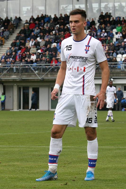 Rosice 05.10.2019 - domácí SK Líšeň v bílém (Martin Zikl) proti FK Ústí nad Labem