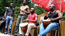 Afričtí tanečníci a bubeníci rozhýbali ZOO