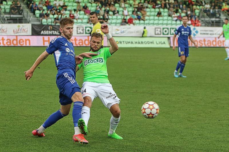 Na Jaroslava Málka (v zeleném s číslem 14) byli fanoušci dlouho zvyklí v líšeňském dresu, od nové sezony ale hájí barvy Karviné.