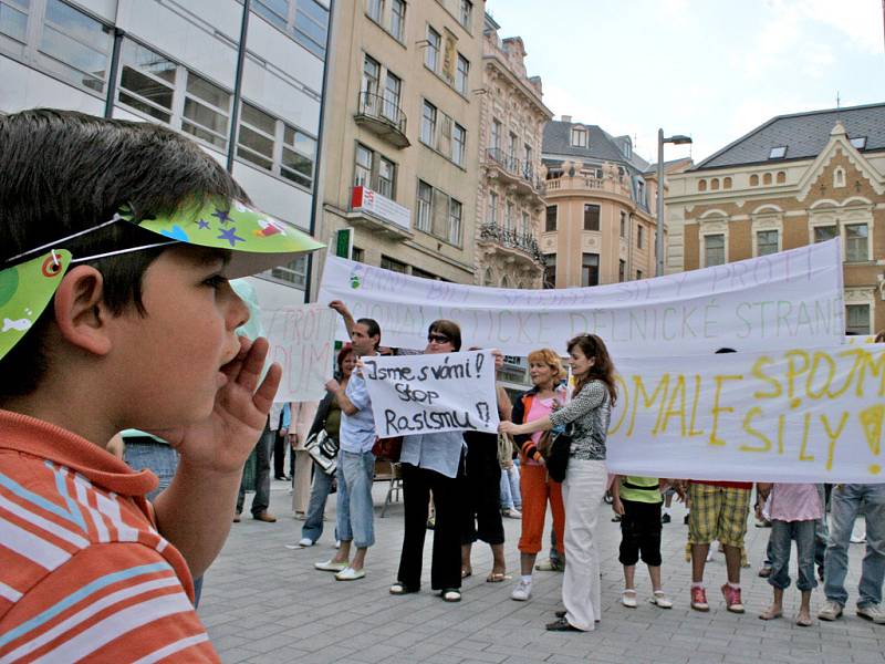 Náměstí svobody patřilo Romům,  kteří přišli demonstrovat proti narůstající agresi vůči nim.