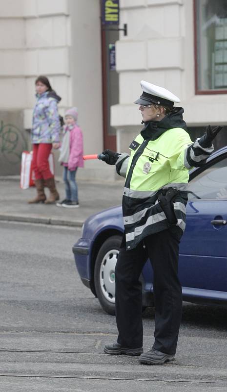 Čtvrteční cvičení hasičů a policistů v Brně při simulovaném blackoutu - hromadném výpadku elektřiny.