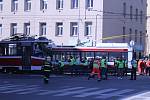 V pondělí odpoledne se v brněnské ulici Křenová, u zastávky Masná, srazila tramvaj s trolejbusem. Na místě bylo okolo čtyřiceti zraněných. Křenová ulice zůstala po nehodě neprůjezdná.