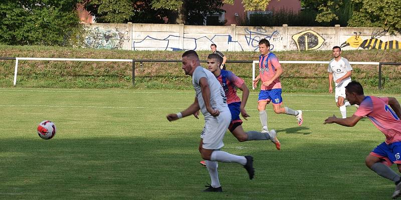 Fotbalový šoumen Petr Švancara se za Střelice uvedl dvěma góly proti FK Znojmo a pomohl k výhře 6:1.