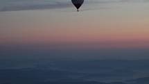 Noční balonové létání nad Brnem - objektivem fotografa Deníku.
