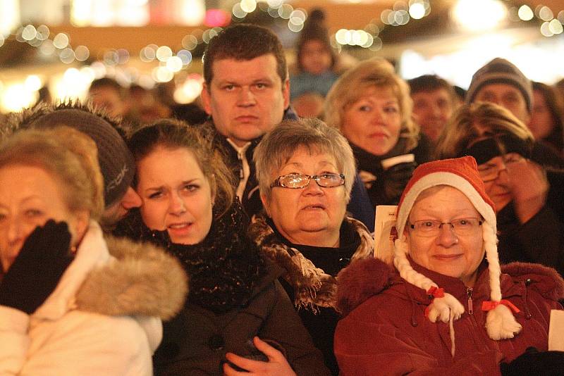 Do akce Česko zpívá koledy se zapojilo i brněnské náměstí Svobody.