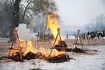 Ukázku bitvy předvedli vojáci v sobotu v zámeckém parku ve Slavkově u Brna. Zúčastnil se jí i redaktor Rovnosti Michal Hrabal. Při připomínce výročí bitvy tří císařů.