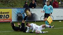 Bronislav Stáňa (v bílém) v dohrávce 12. kola FORTUNA:NÁRODNÍ LIGY s Varnsdorf, Líšeň vyhrála 1:0.