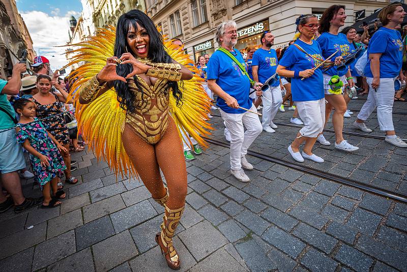 Rytmy Brasil Festu roztančily o uplynulém víkendu ulice Brna. Na řadu přišly i koncerty a další doprovodný program. Autorem fotografií je Michal Růžička.