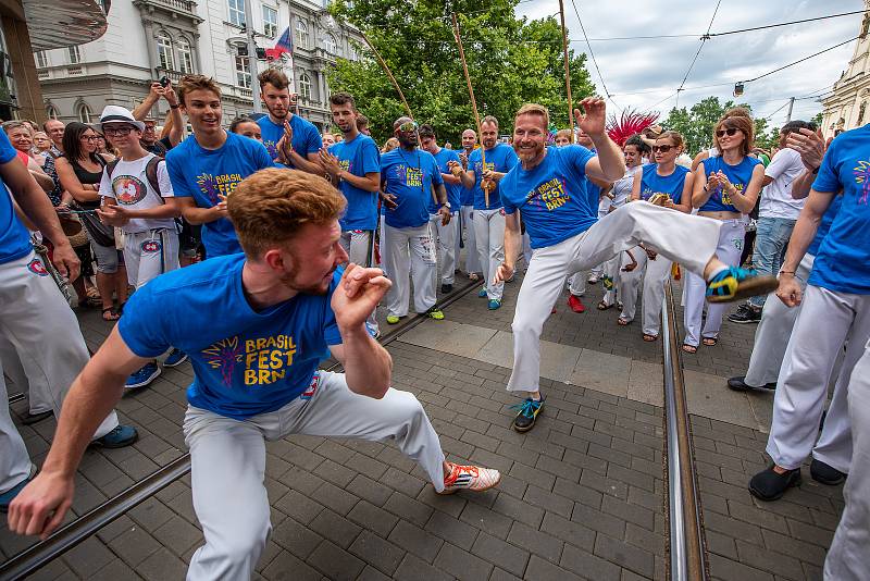 Brasil Fest Brno je jediný festival svého druhu v celé republice. Příznivcům hudby, dobrého jídla a tance umožní prožít tradiční brazilskou kulturu na vlastní kůži přímo v centru Brna.