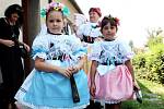 Ani horké letní počasí neodradilo obyvatele brněnské městské části Komín od toho, aby oblékli kroje a o víkendu oslavili Vavřinecké hody.