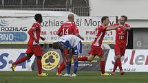 Fotbalisté Baníku Ostrava po trenérské výměně nečekaně ožili a ve 25. kola první ligy zvítězili v Brně nad Znojmem vysoko 4:0