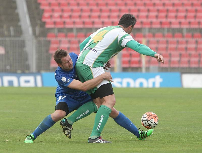 V podstatě jen devět minut stačilo fotbalistům Bzence, aby rázně nakročili za ziskem krajského poháru. Tišnov ve finále na stadionu v Srbské ulici padl vysoko 0:5, když jej srazily tři góly hned v úvodu zápasu.