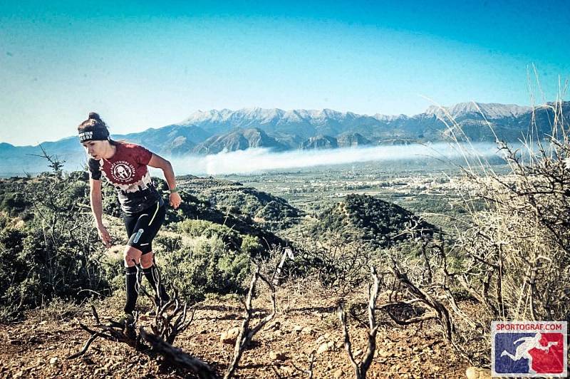 DŘINA NA PŘEKÁŽKÁCH. Brněnská závodnice Lenka Butorová soupeří při akcích jako Spartan Race s vysokými překážkami, nošením břemen i zdoláváním vody nebo bahna.