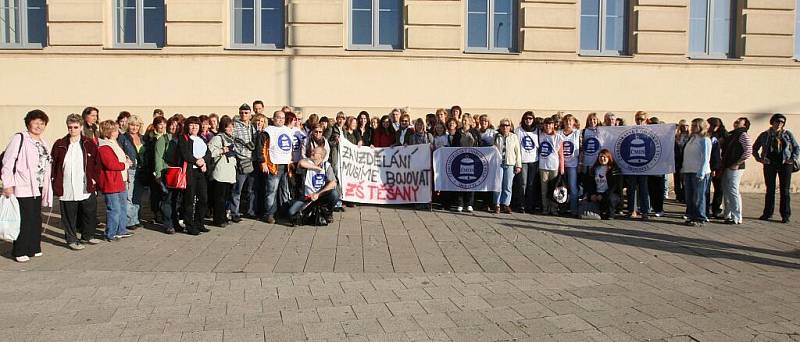 Brněnští učitelé odjíždějí protestovat do Prahy.