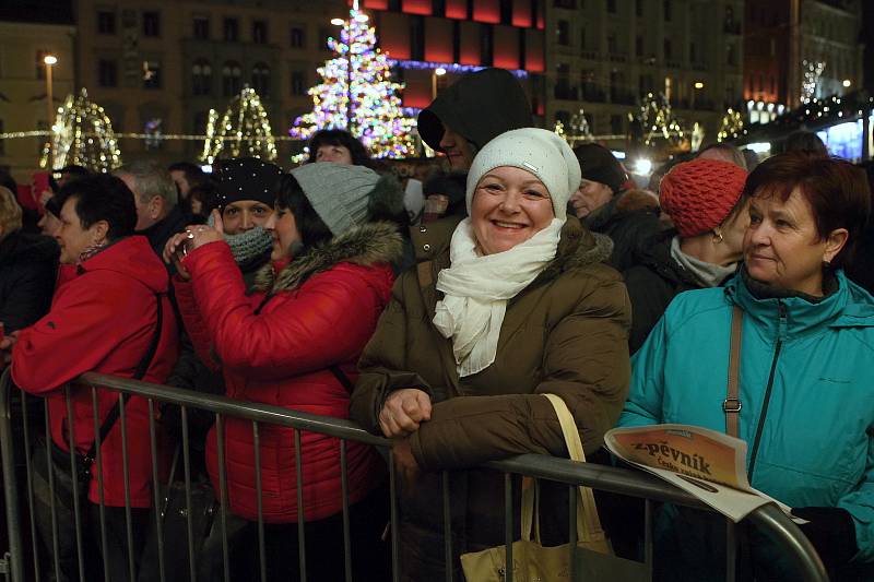 Kuřim 12.12.2018 - Česko zpívá koledy na brněnském náměstí Svobody.