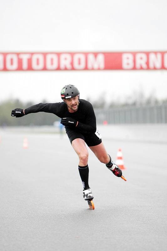 Masaryk Run 2016. Na trasu vyrazili i závodníci na kolečkových bruslích.