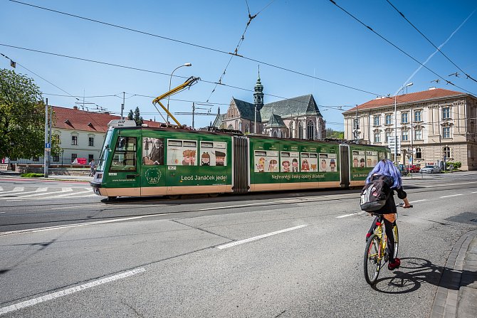 Brněnská šalina s motivem Leoše Janáčka.