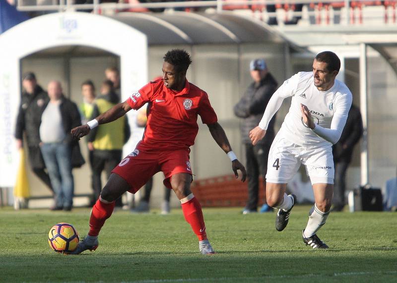 Fotbalisté Zbrojovky podlehli na domácím trávníku Mladé Boleslavi 2:3.