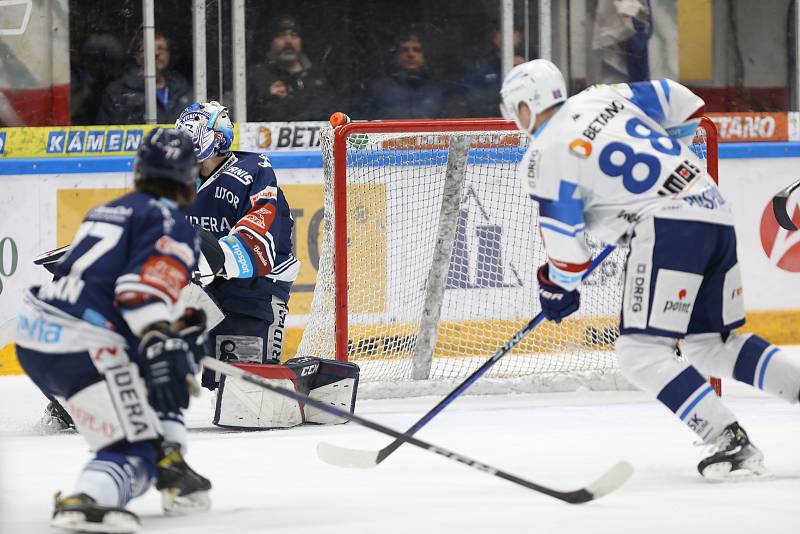 Šesté čtvrtfinále hokejové extraligy mezi Kometou Brno a Vítkovicemi.