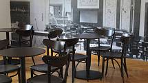 Výběrovou kávu v duchu proslulého brněnského architekta Ernsta Wiesnera si lidé nově vychutnají v pisárecké vile Stiassni. Otevřeli tam kavárnu pojmenovanou Café Ernst.
