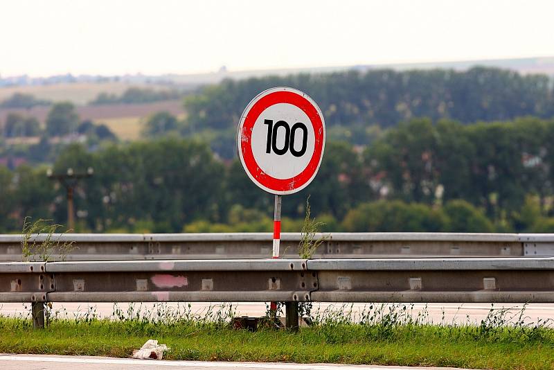 Rozsáhlá oprava dálnice D1 mezi Brnem a Vyškovem žádné velké problémy zatím nezpůsobila. Potíže se ale očekávají ve všední dny