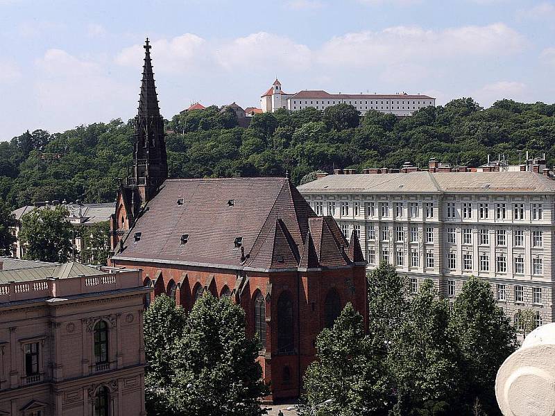 Návštěvníci krajského úřadu si mohli ze střechy prohlédnout Brno.