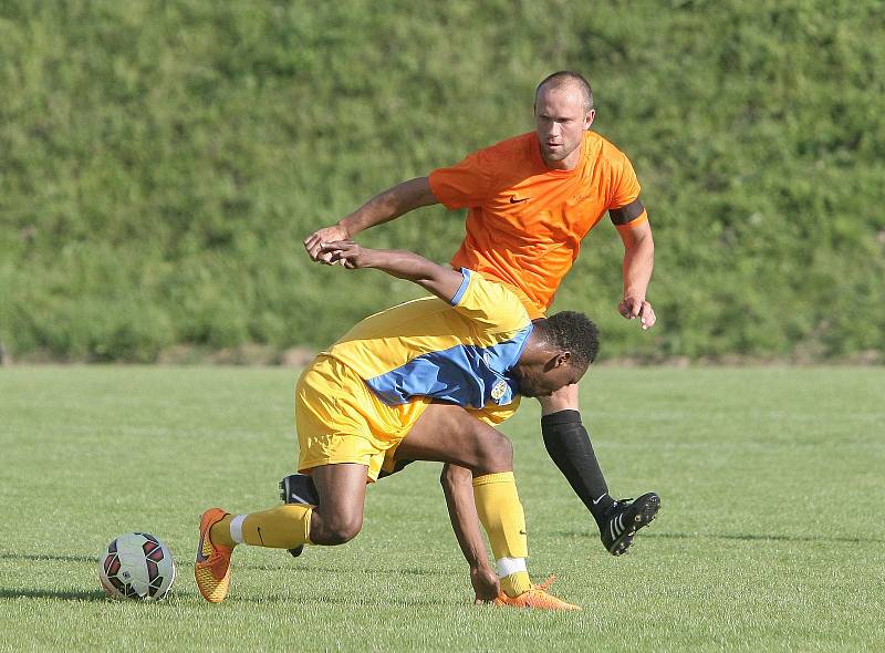 Fotbalisté Tišnova porazili 2:1 v prvním soutěžním zápase sezony dalšího postupujícího z I. A třídy Bučovice.