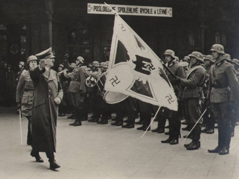 17. března 1937, přijel Adolf Hitler.