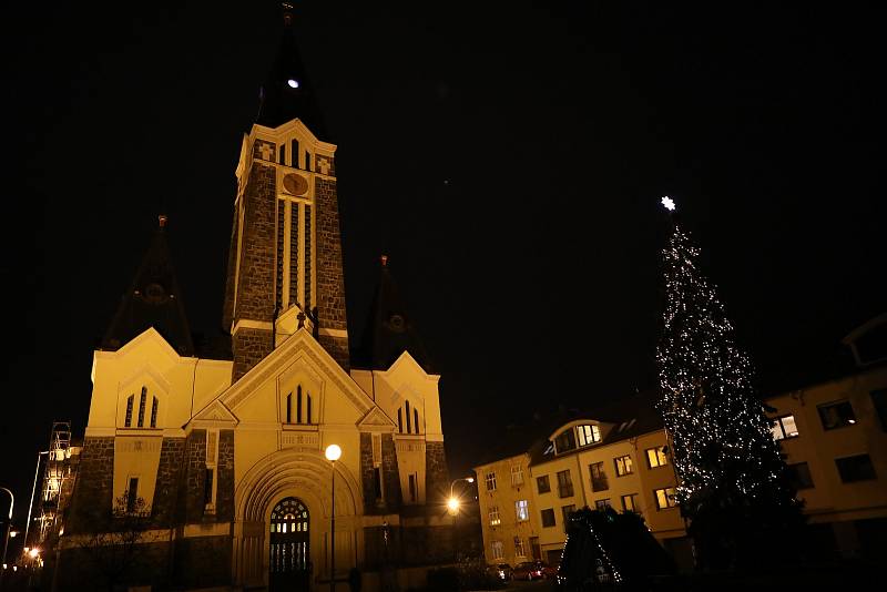 Vánoční platan Pod Platany na ul. Bratislavská