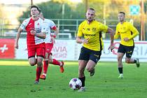 Fotbalisté Zbrojovky Brno (na snímku ve žlutých dresech) přehráli Kroměříž 3:0.