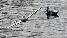 Zhruba sedmdesátku modelů letadel a lodí vidělo v neděli na Brněnské přehradě víc než deset tisíc lidí. Takzvaná bitva Midway byla už poosmé součástí festivalu Ignis Brunensis. 