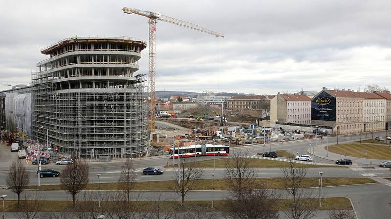 Stavba obchodního komplexu v místě bývalé Vlněny Brno.