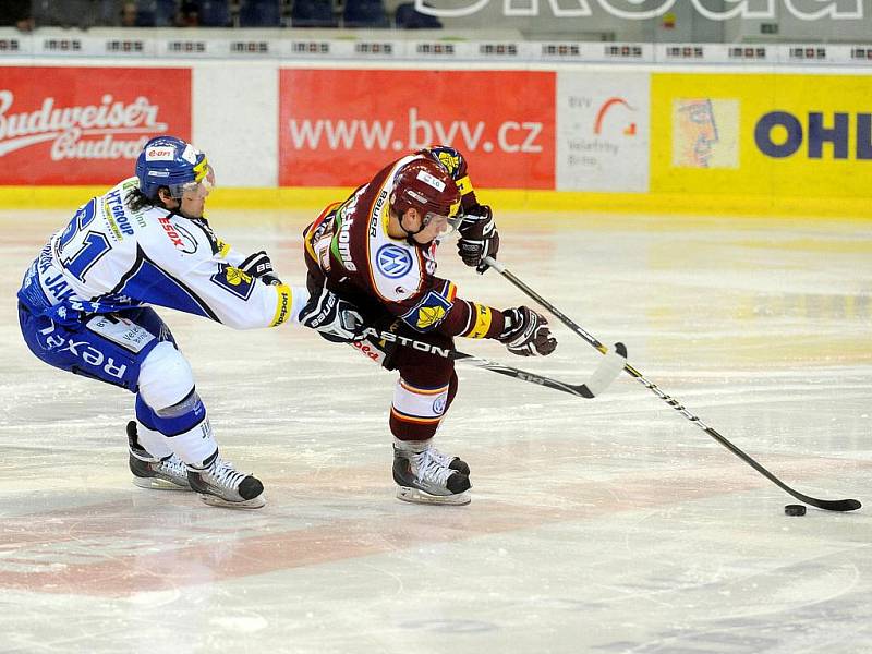 Hokejisté Komety v utkání se Spartou.