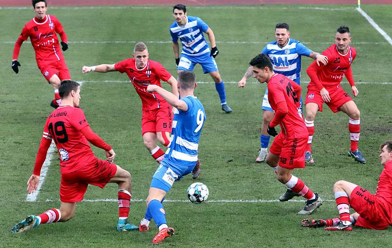 Fortuna Národní liga - Utkání mezi FK Ústí nad Labem (modrobílí)  a SK Líšeň (červení) skončilo bezbrankovou remízou.