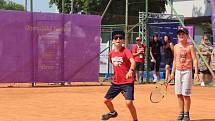 V tenisové exhibici na Olympijském festivalu v Brně si zahráli Lucie Šafářová, Tomáš Plekanec, Daniela Bedáňová a Eva Samková.