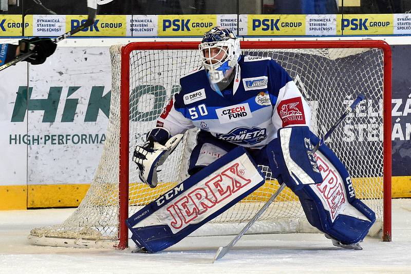 Hokejisté Komety Brno (v bílém) podlehli Mladé Boleslavi 0:2.