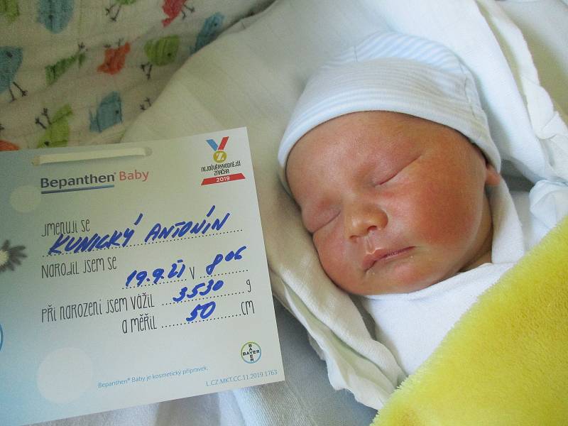 Antonín Kunický, 19. 9. 2021, Starovičky, Nemocnice B řeclav, 2530 g, 50 cm