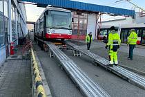 První vyřazené trolejbusy Škoda 25Tr vyrazily na cestu z Brna do Ústí nad Labem v pondělí. Poslední přesun je naplánovaný na pátek.