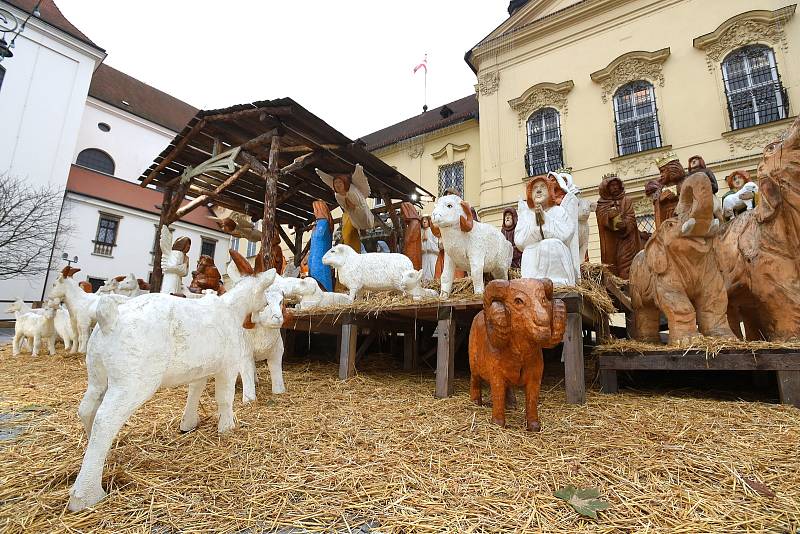 Dřevěný betlém na brněnském Dominikánském náměstí.