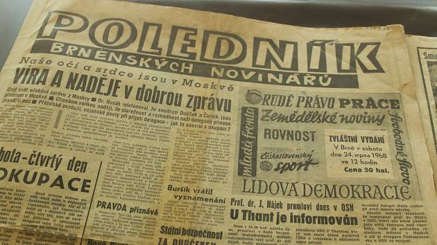 Výstava dobového tisku ze srpna 1968 v Moravské zemské knihovně