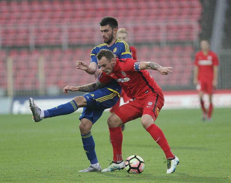 Zbrojovka v poháru pokračuje. Na jaře si zahraje už čtvrtfinále. Ve středečním duelu Mol Cupu zdolali brněnští fotbalisté na svém stadionu Jihlavu 2:1. 