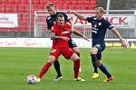 Fotbalisté Zbrojovky Brno (v červeném) porazili Slovácko 2:0 díky trefám letní posily Jakuba Řezníčka.