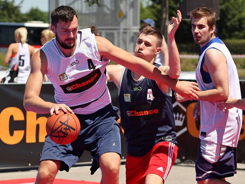 Zápasy basketbalové hry 3x3 v Modřicích.